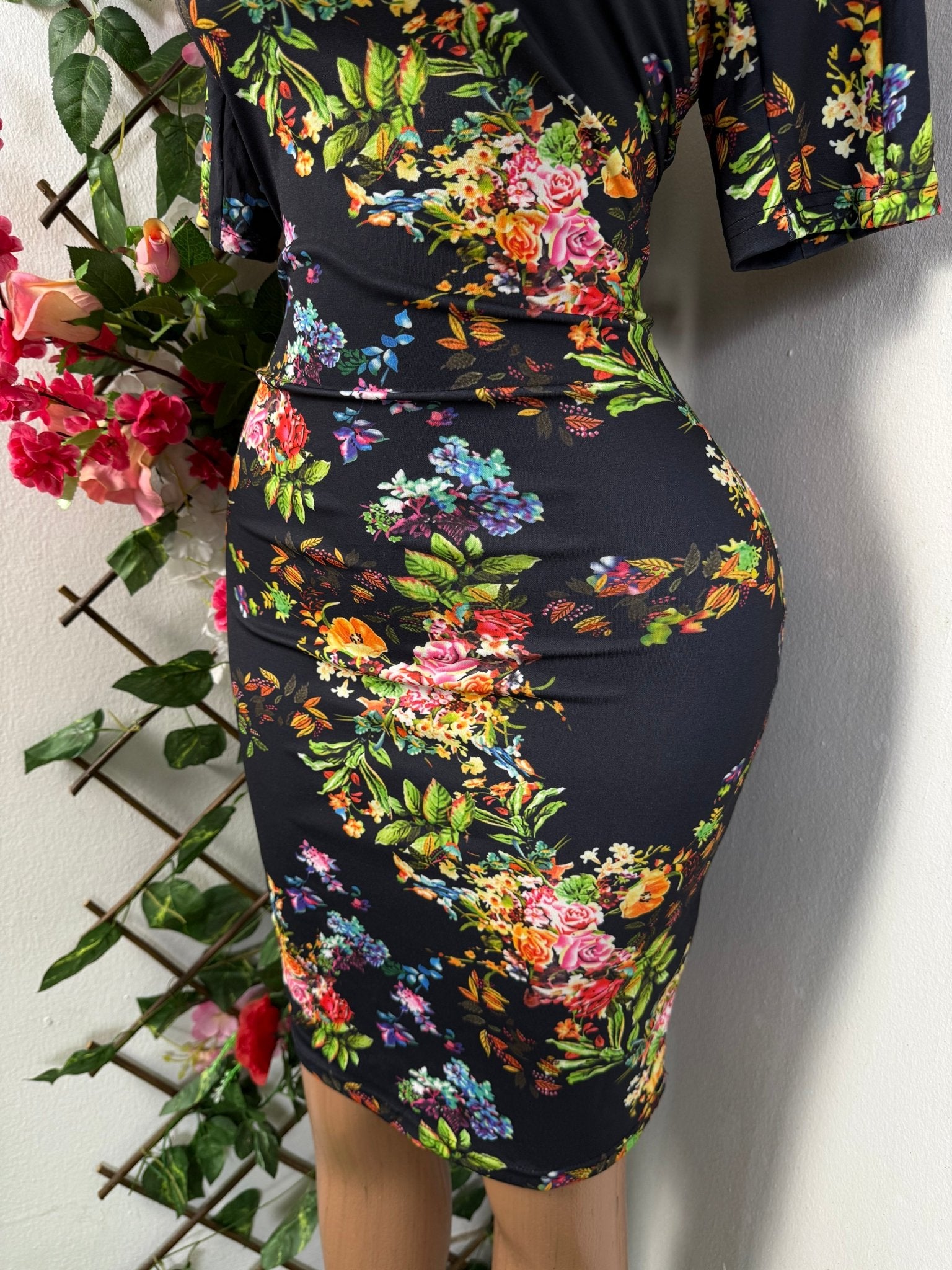 Robe moulante a imprimé fleurie - Perluna Store - kinshasa
