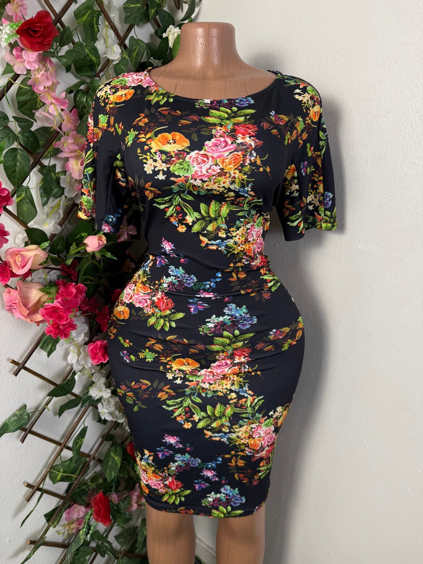 Robe moulante a imprimé fleurie - Perluna Store - kinshasa