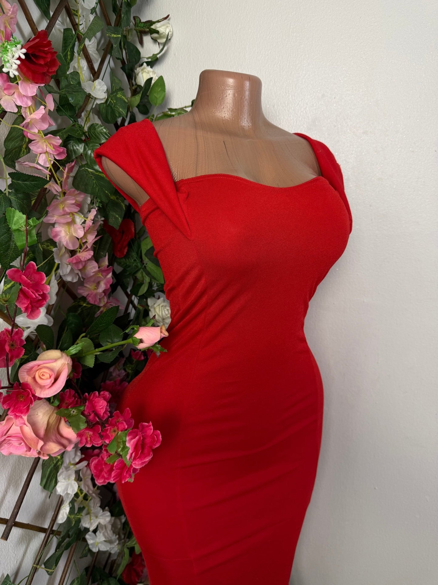 Robe moulante a ourlet décolleté bateau - Perluna Store - kinshasa