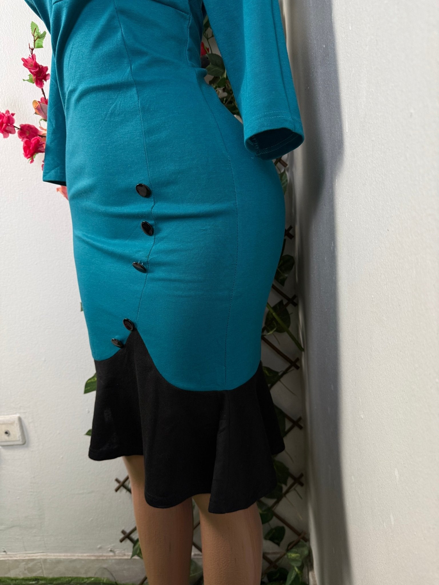 Robe moulante a ourlet manche courte - Perluna Store - kinshasa