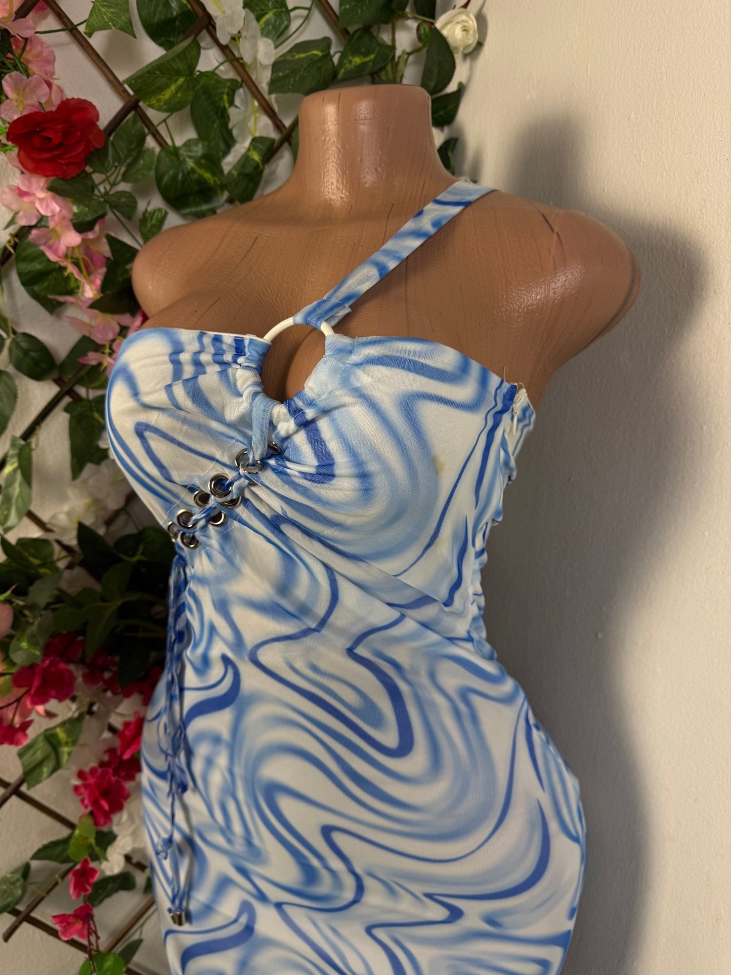 Robe moulante à une bretelle  - Perluna Store - kinshasa