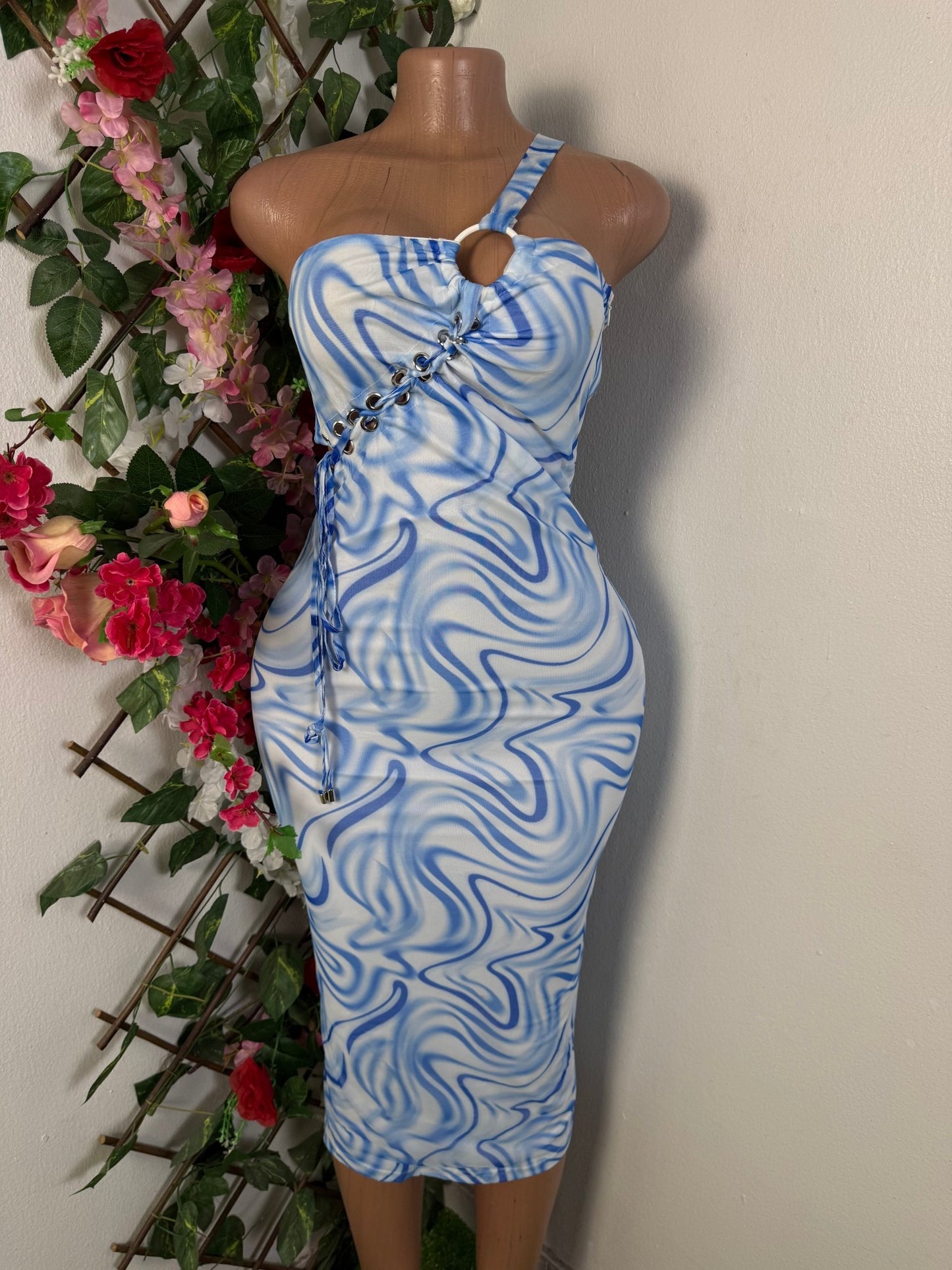 Robe moulante à une bretelle  - Perluna Store - kinshasa