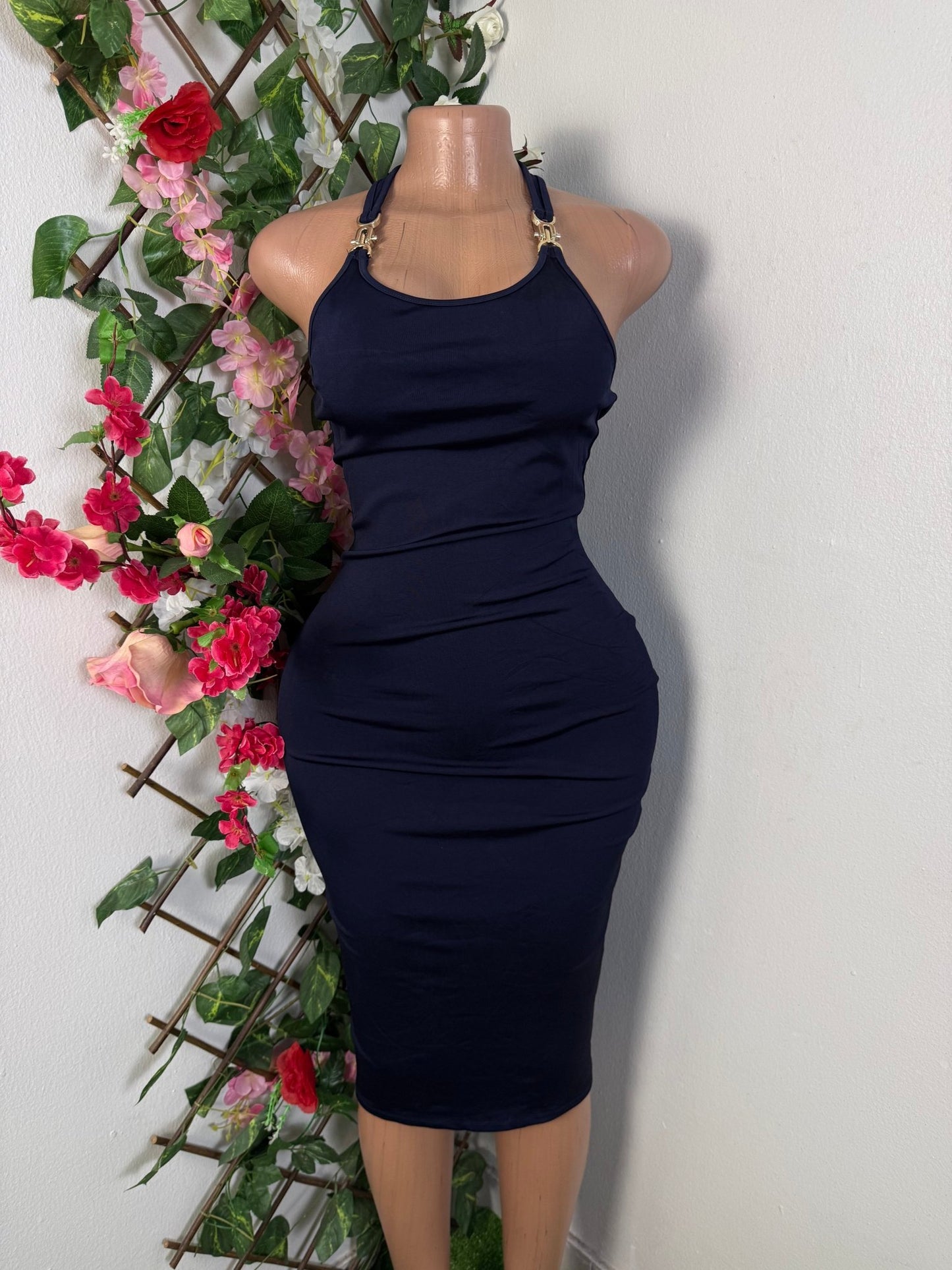 Robe moulante bretelle a boucle - Perluna Store - kinshasa