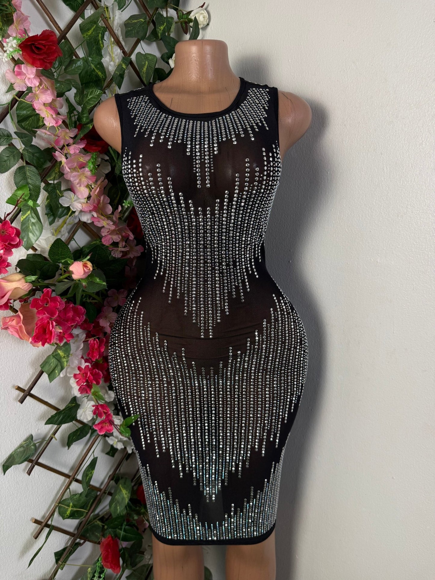 Robe moulante brodé de pierre - Perluna Store - kinshasa