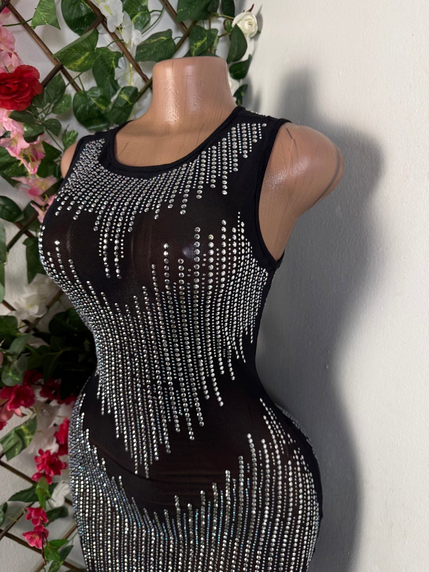 Robe moulante brodé de pierre - Perluna Store - kinshasa