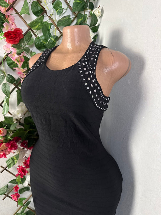 Robe moulante colle rond sans manche - Perluna Store - kinshasa