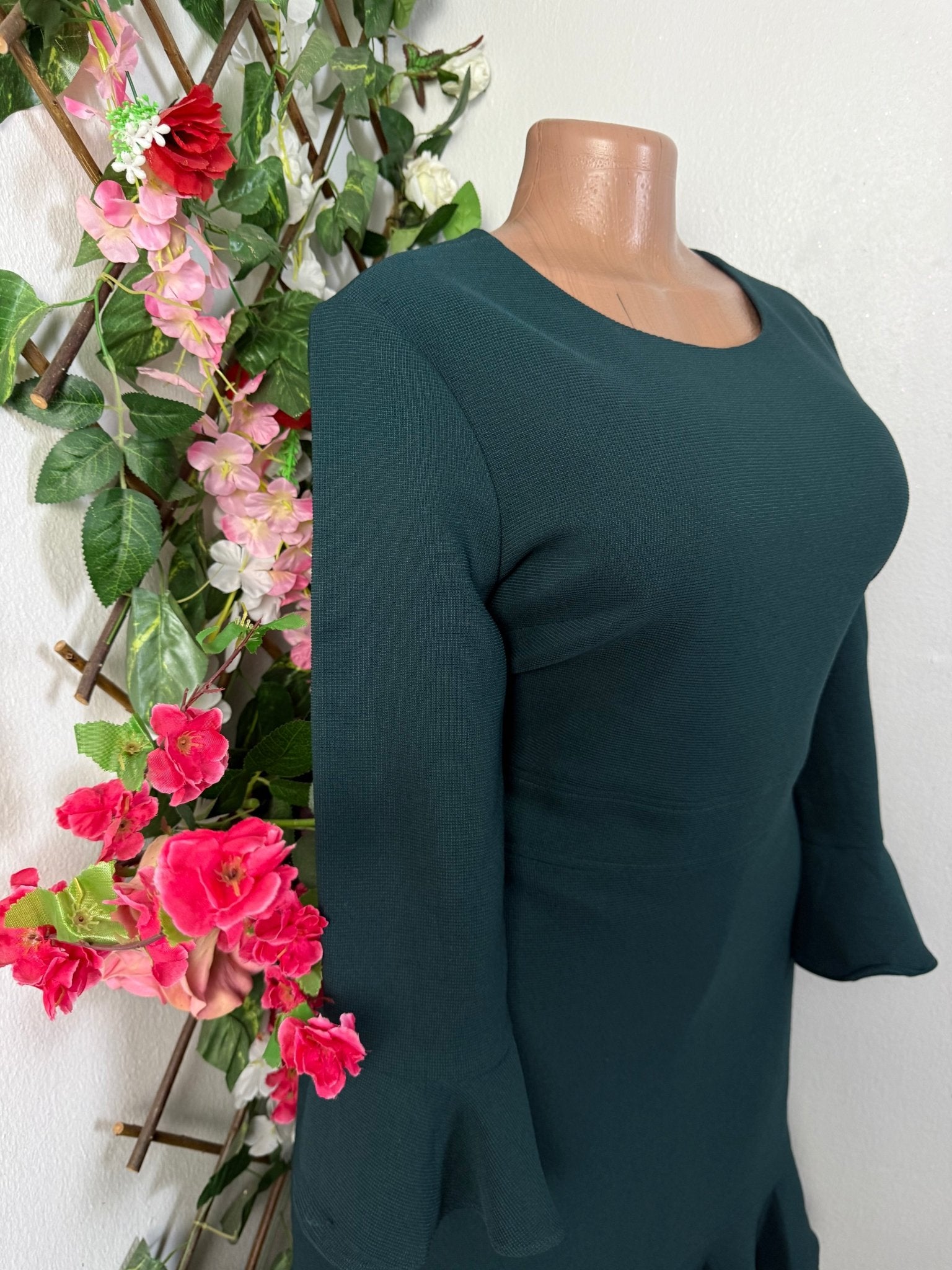 Robe moulante courte à ourlet - Perluna Store - kinshasa