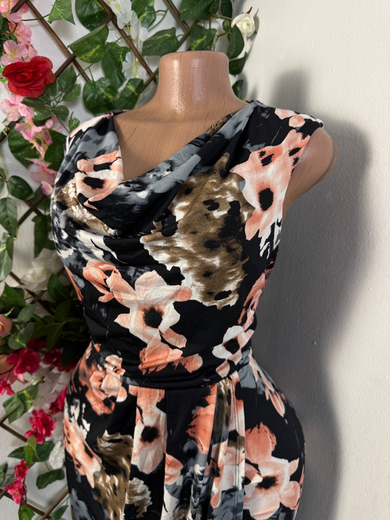 Robe moulante courte drapé - Perluna Store - kinshasa