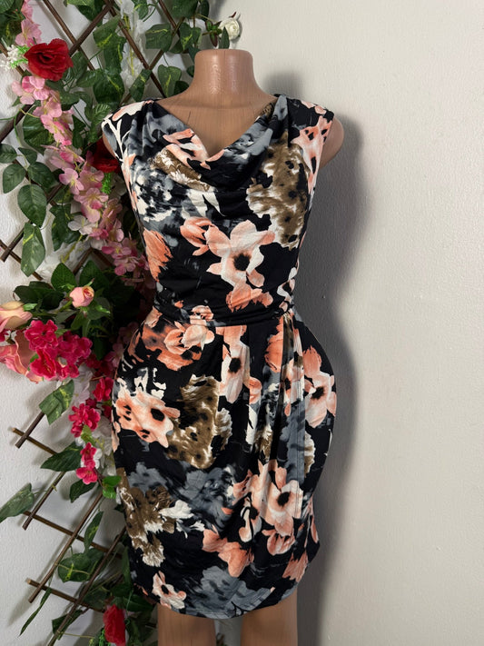 Robe moulante courte drapé - Perluna Store - kinshasa