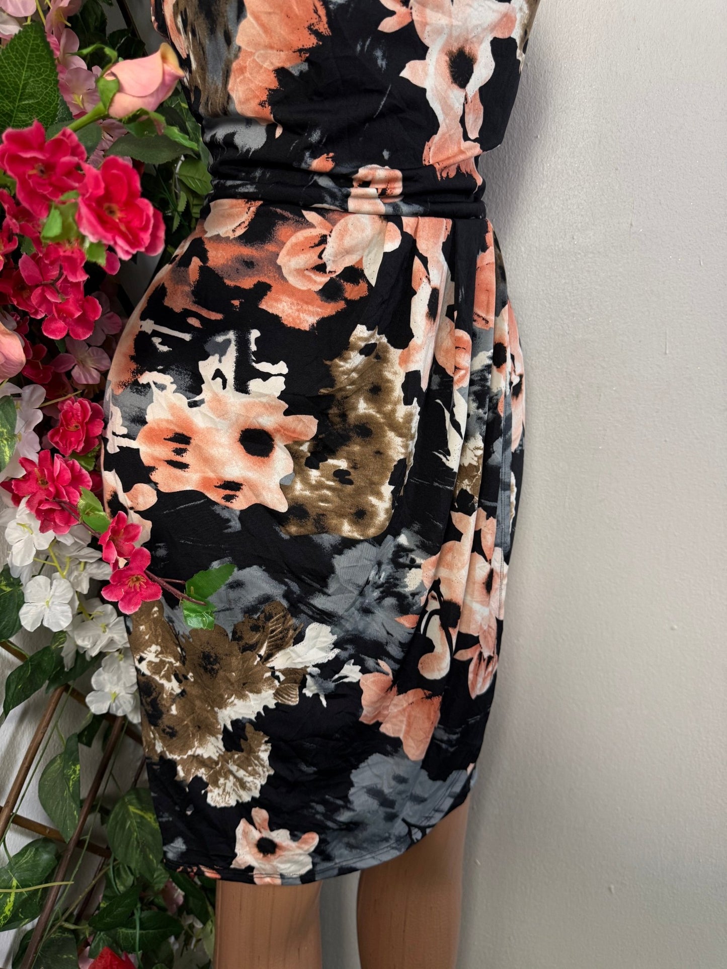Robe moulante courte drapé - Perluna Store - kinshasa