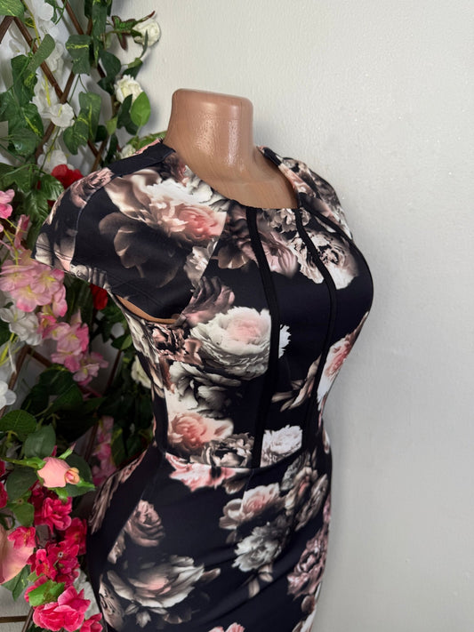 Robe moulante courte imprimé floral - Perluna Store - kinshasa
