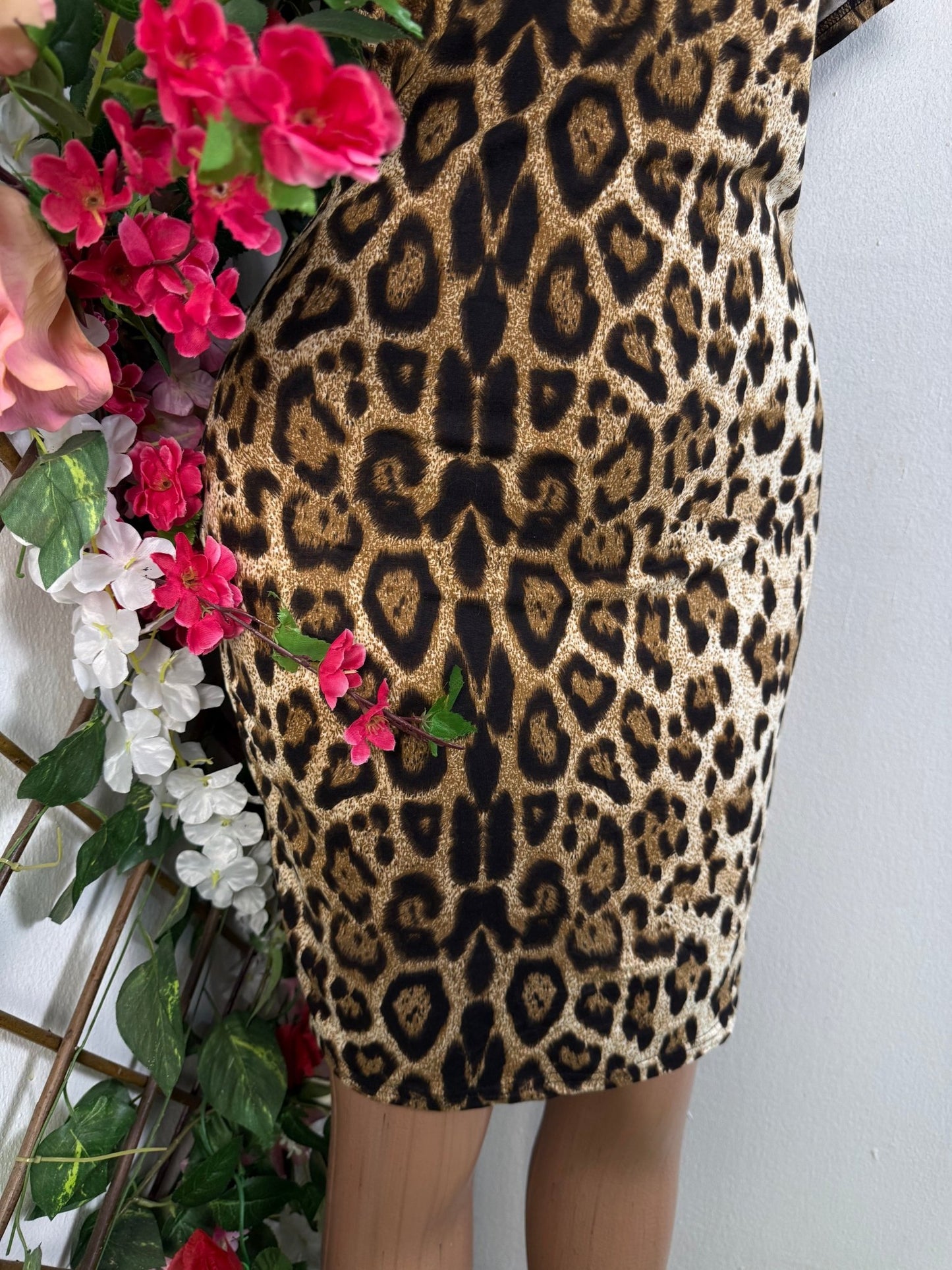 Robe moulante courte imprimer léopard - Perluna Store - kinshasa