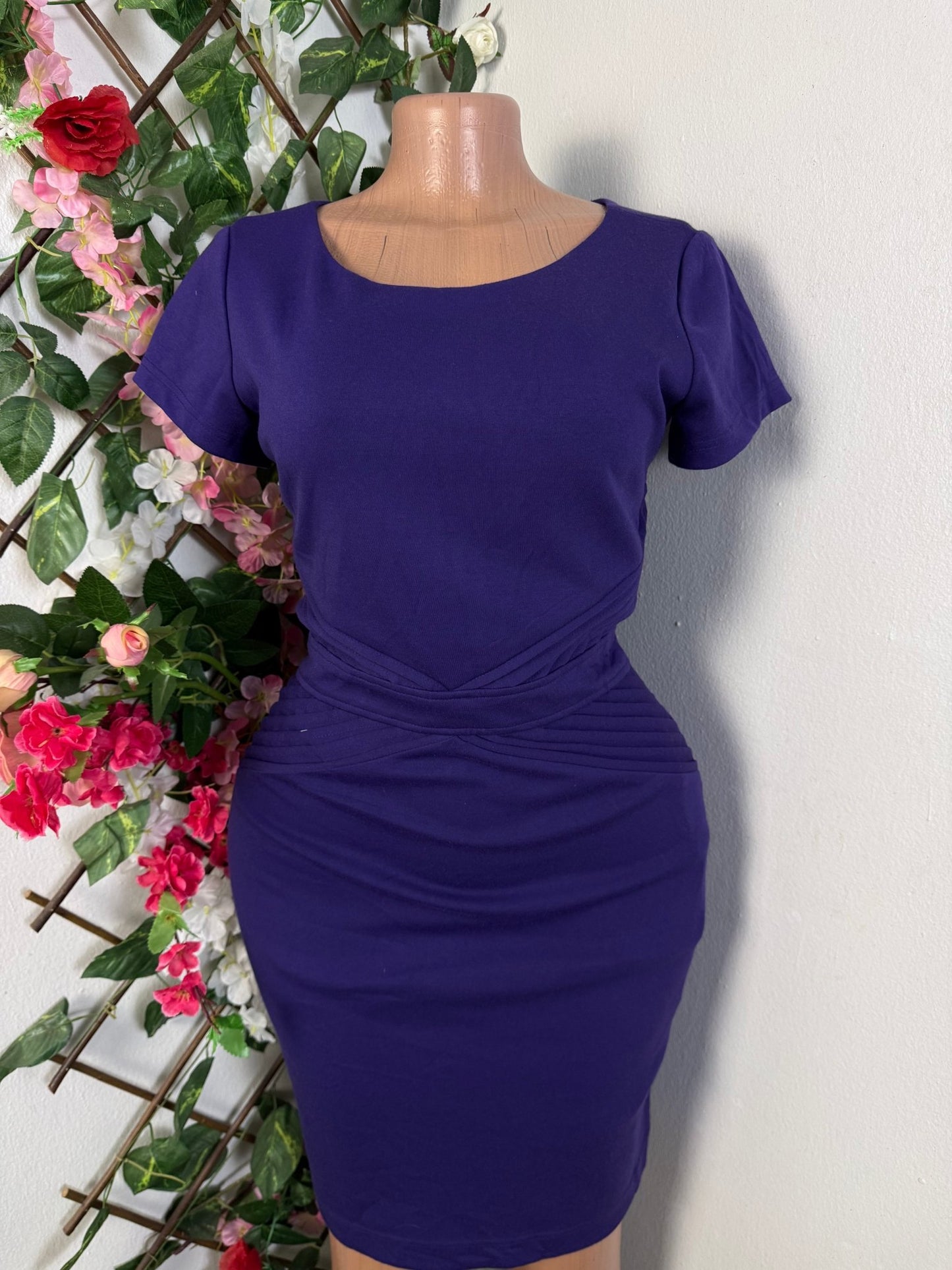 Robe moulante courte manche  - Perluna Store - kinshasa