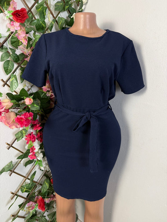 Robe moulante courte manche - Perluna Store - kinshasa