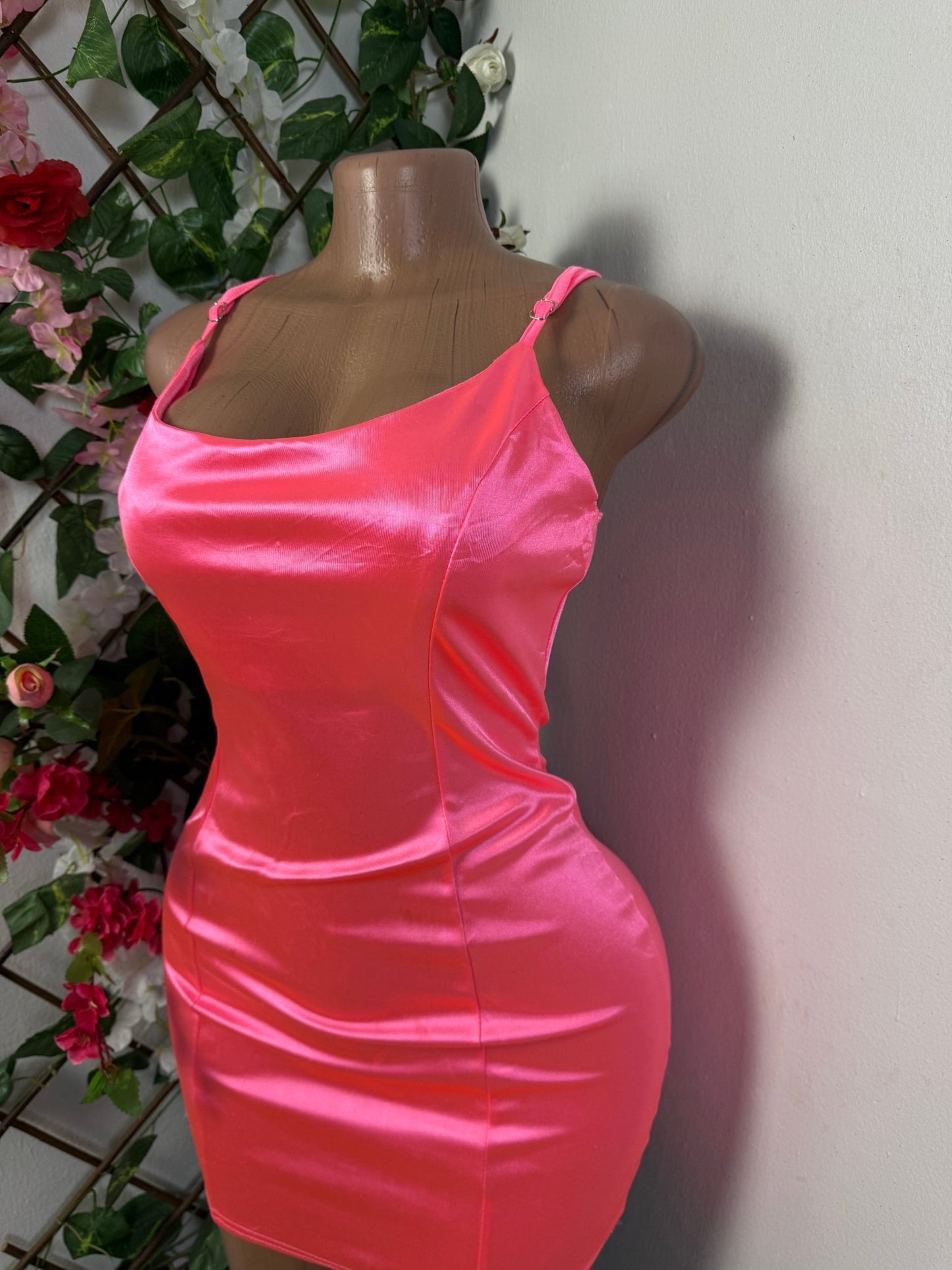 Robe moulante courte  - Perluna Store - kinshasa