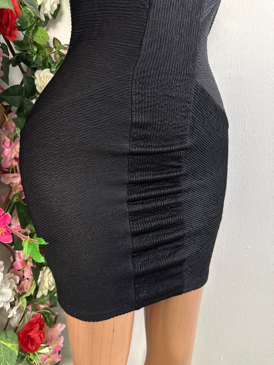 Robe moulante courte sans manche  - Perluna Store - kinshasa