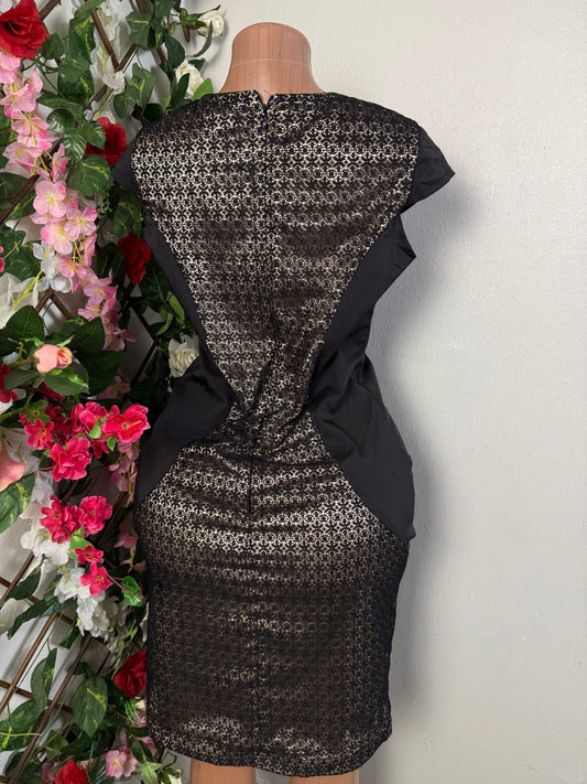Robe moulante courte sans manche - Perluna Store - kinshasa