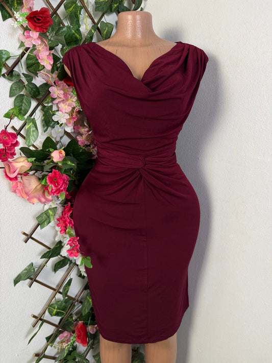 Robe moulante décolleté drapé  - Perluna Store - kinshasa