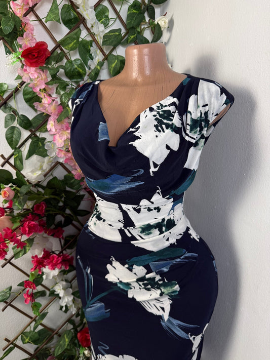 Robe moulante décolleté drapée - Perluna Store - kinshasa