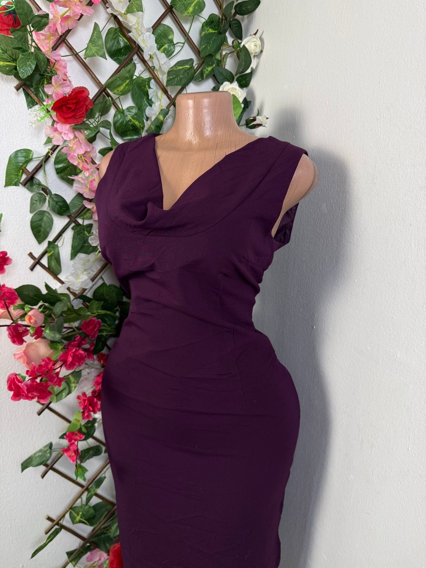 Robe moulante drapé sans manche - Perluna Store - kinshasa