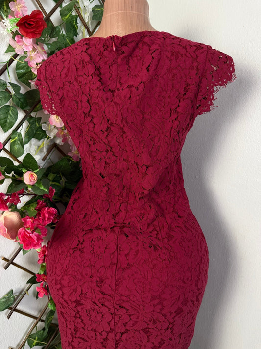 Robe moulante en dentelle sans manche - Perluna Store - kinshasa