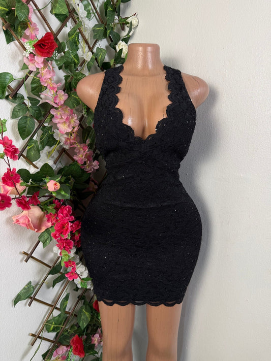 Robe moulante en dentelle sans manche - Perluna Store - kinshasa