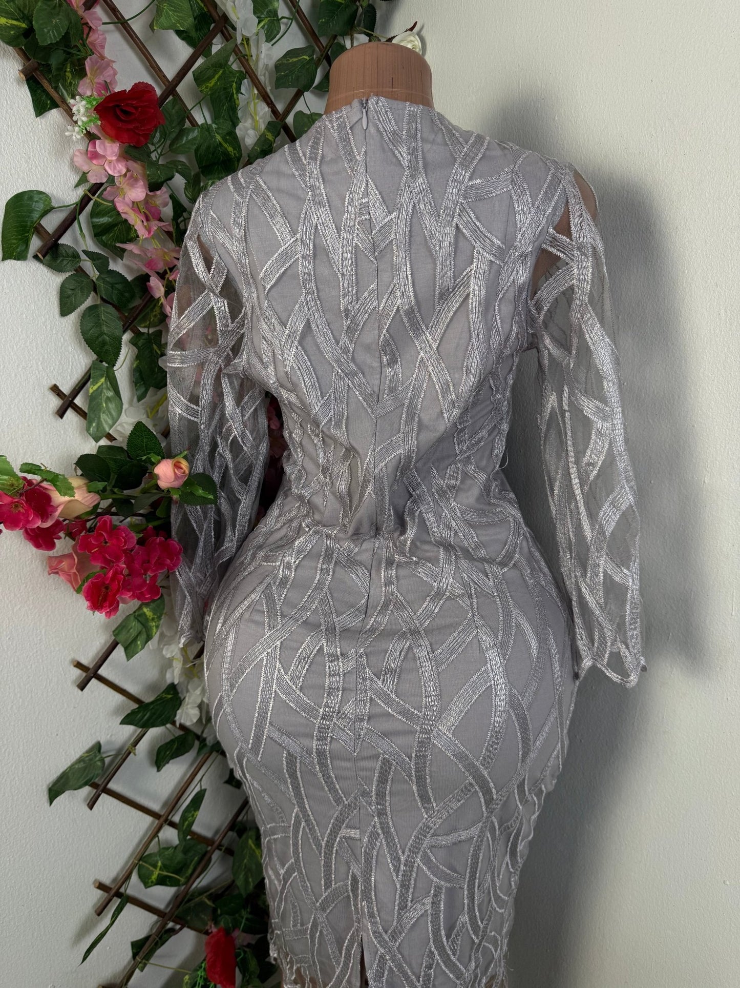 Robe moulante en maille de dentelle - Perluna Store - kinshasa