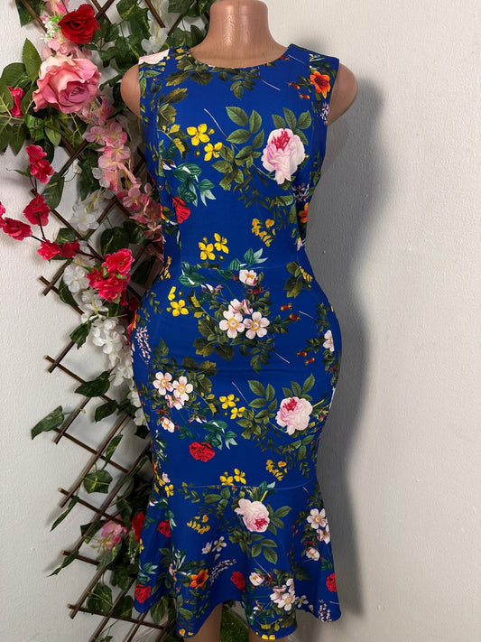 Robe moulante fleurie à ourlet sans manche avec colle rond - Perluna Store - kinshasa