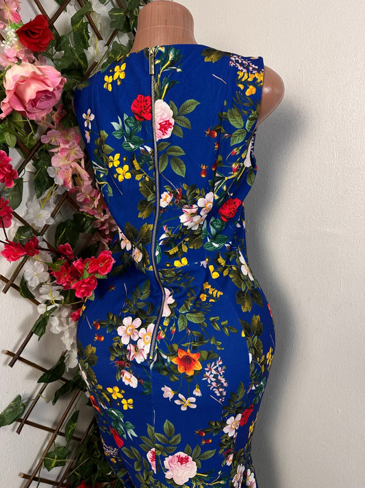 Robe moulante fleurie à ourlet sans manche avec colle rond - Perluna Store - kinshasa