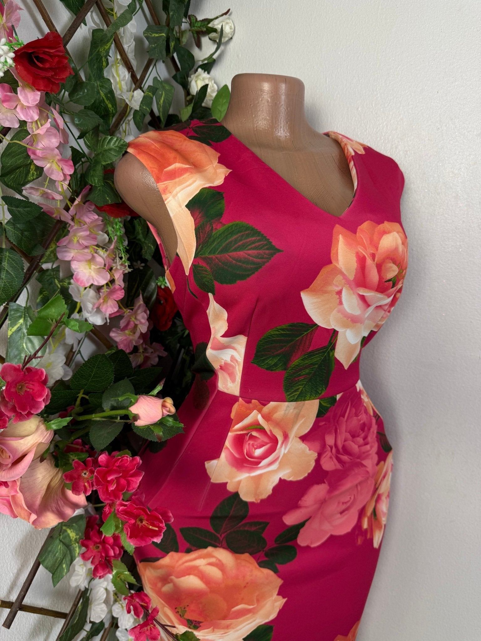 Robe moulante fleurie  - Perluna Store - kinshasa