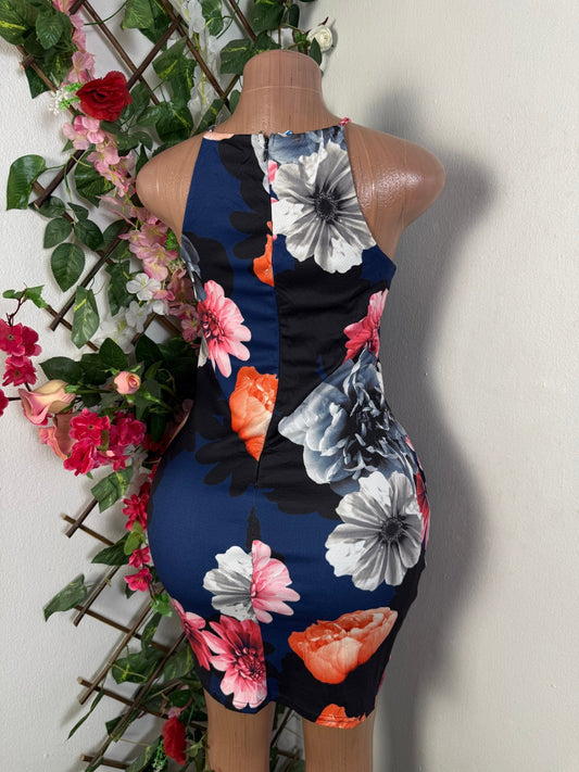 Robe moulante fleurie sans manche  - Perluna Store - kinshasa