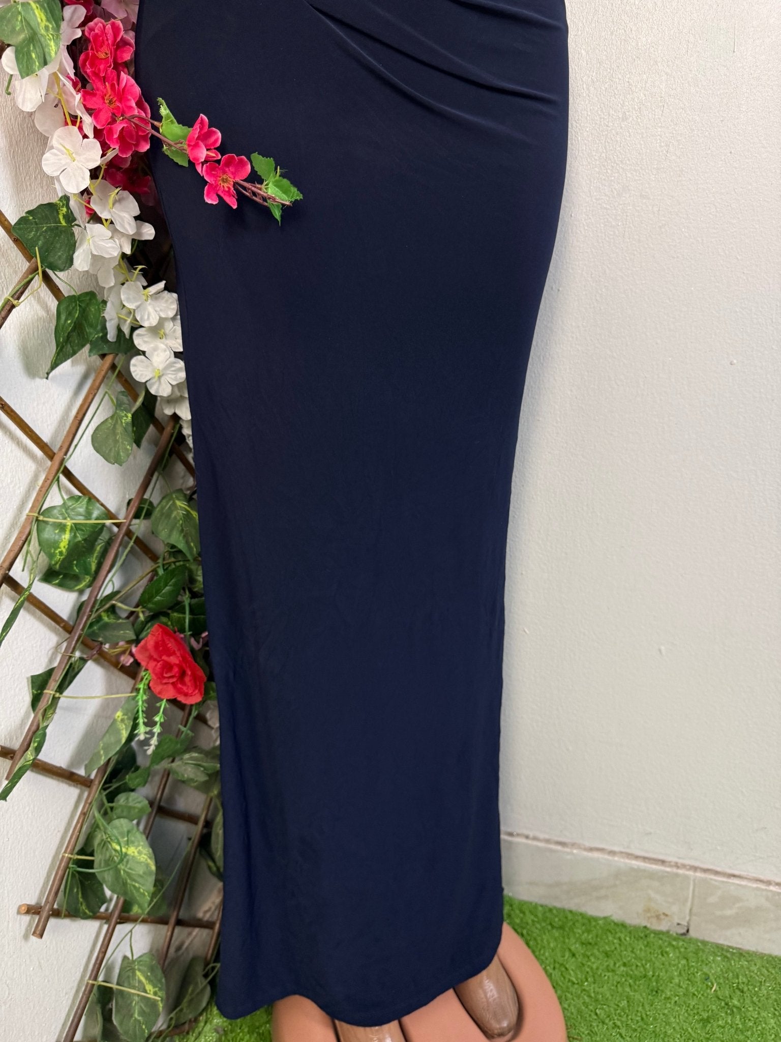 Robe moulante longue colle carré - Perluna Store - kinshasa