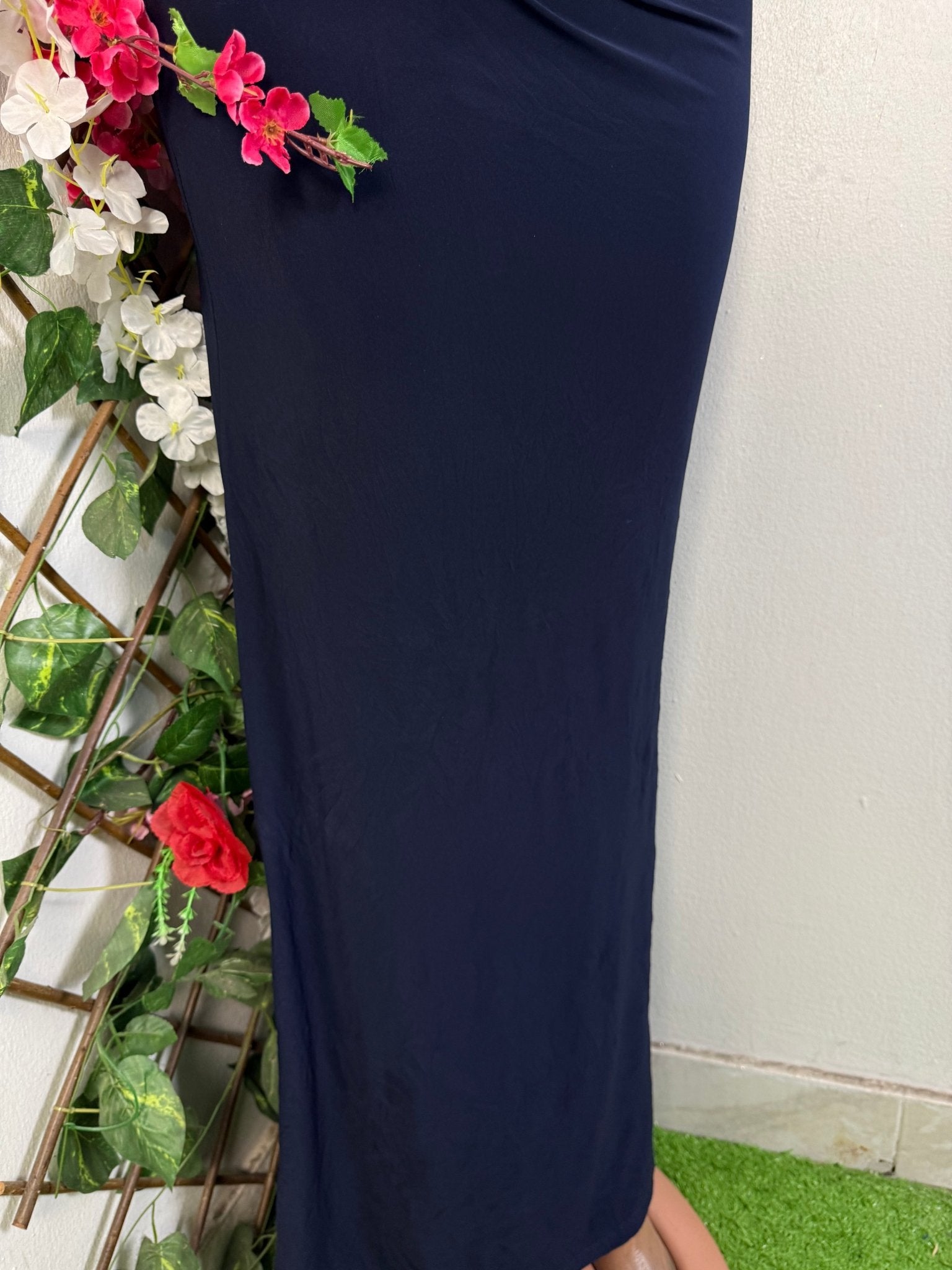 Robe moulante longue colle carré - Perluna Store - kinshasa