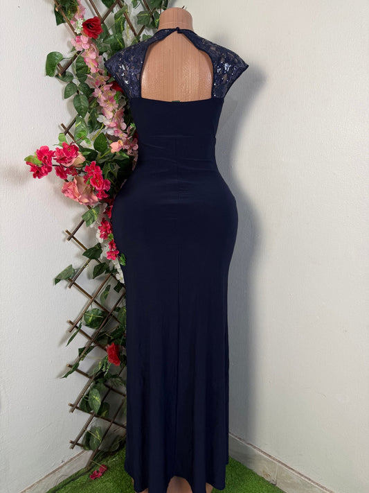 Robe moulante longue colle carré - Perluna Store - kinshasa