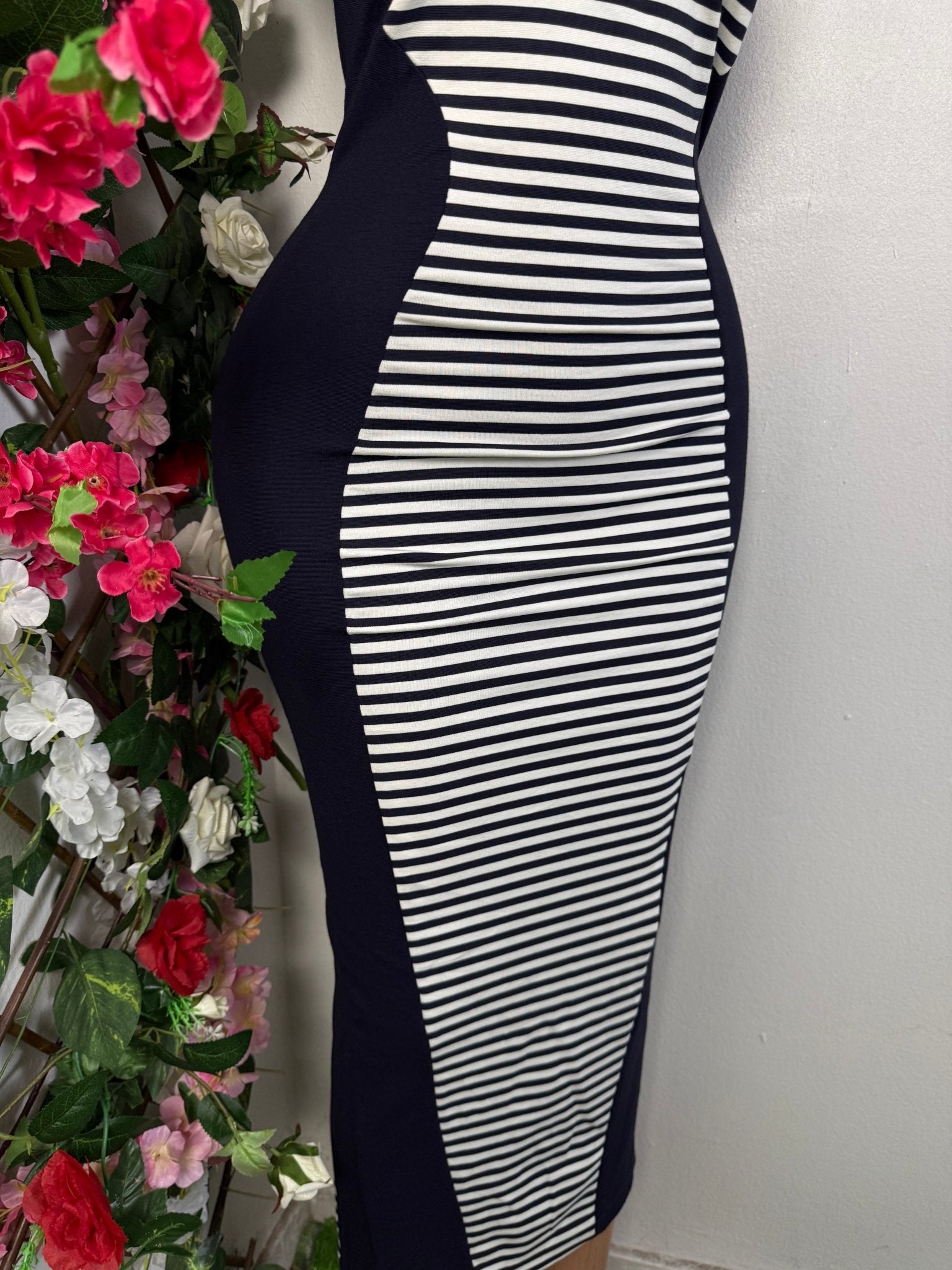 Robe moulante longue sans manche - Perluna Store - kinshasa