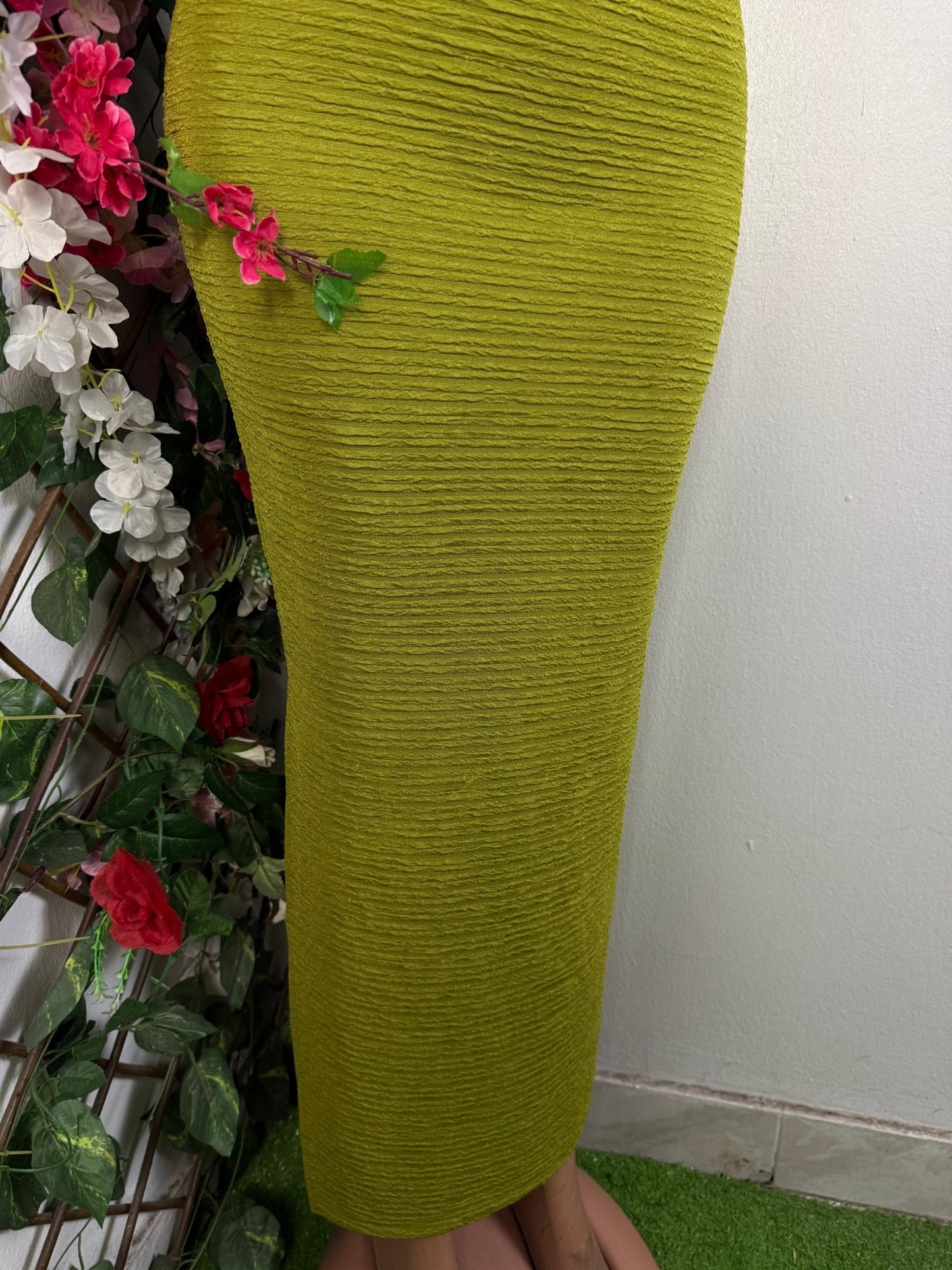Robe moulante longue une épaule torsader - Perluna Store - kinshasa