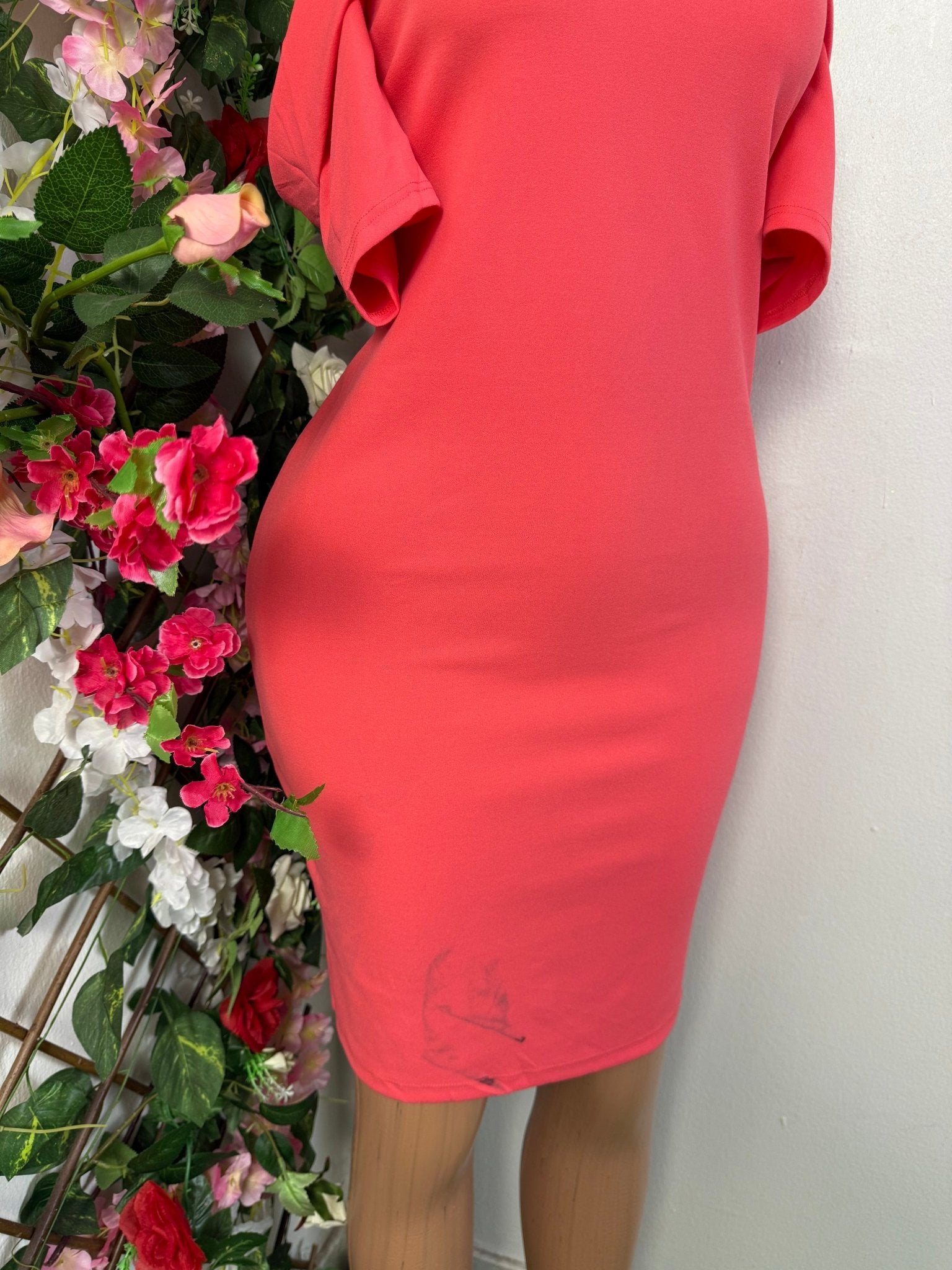 Robe moulante manche courte épaule dénudées - Perluna Store - kinshasa
