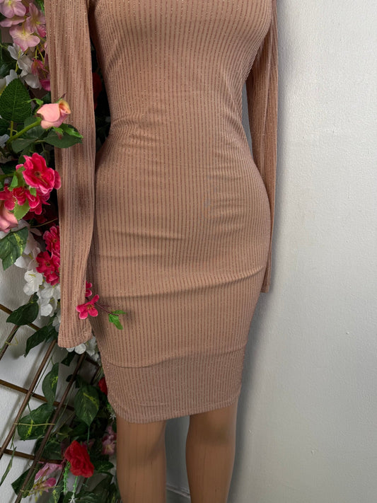 Robe moulante manche longue dos en V - Perluna Store - kinshasa