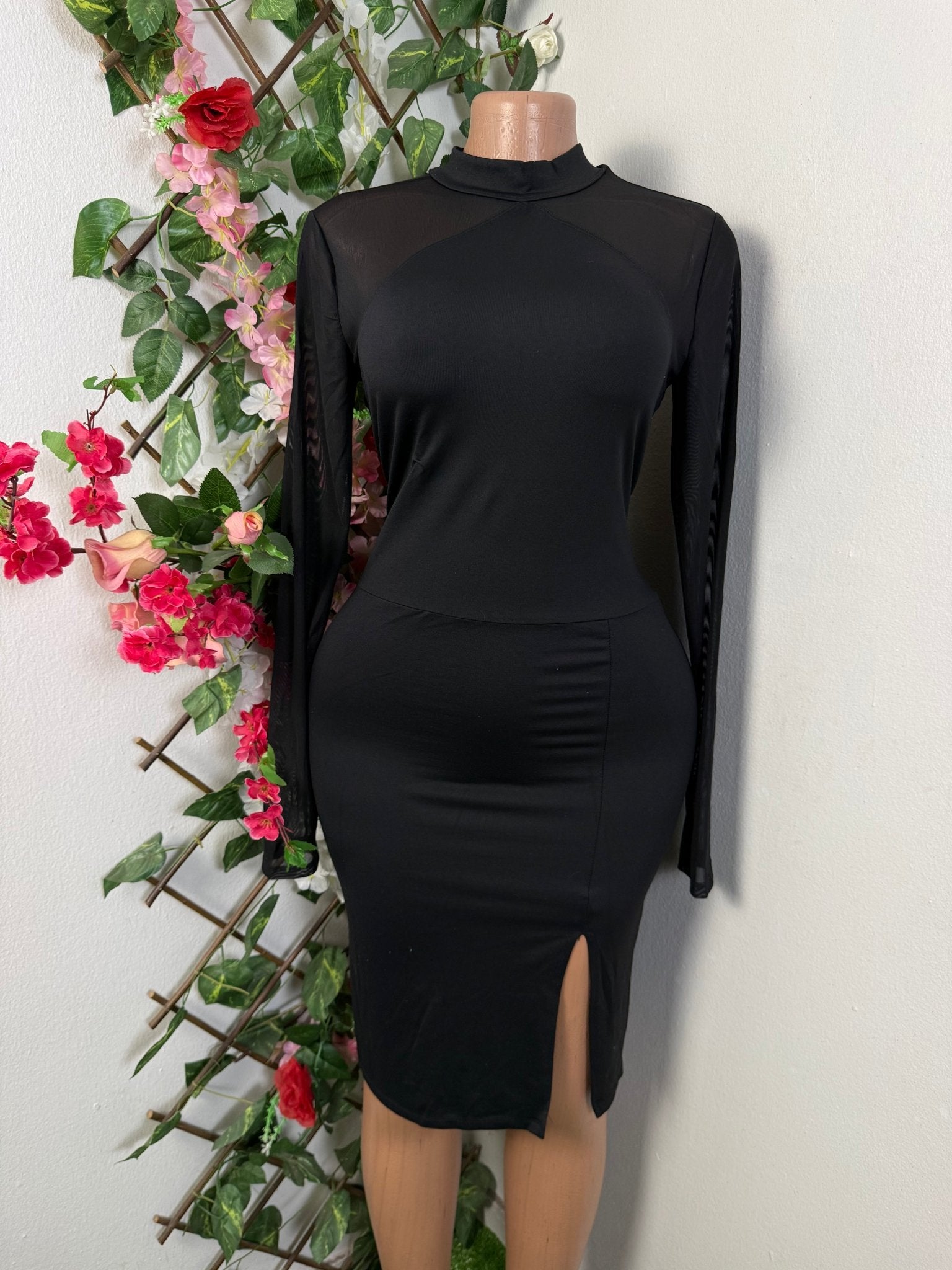 Robe moulante manche longue voilée - Perluna Store - kinshasa