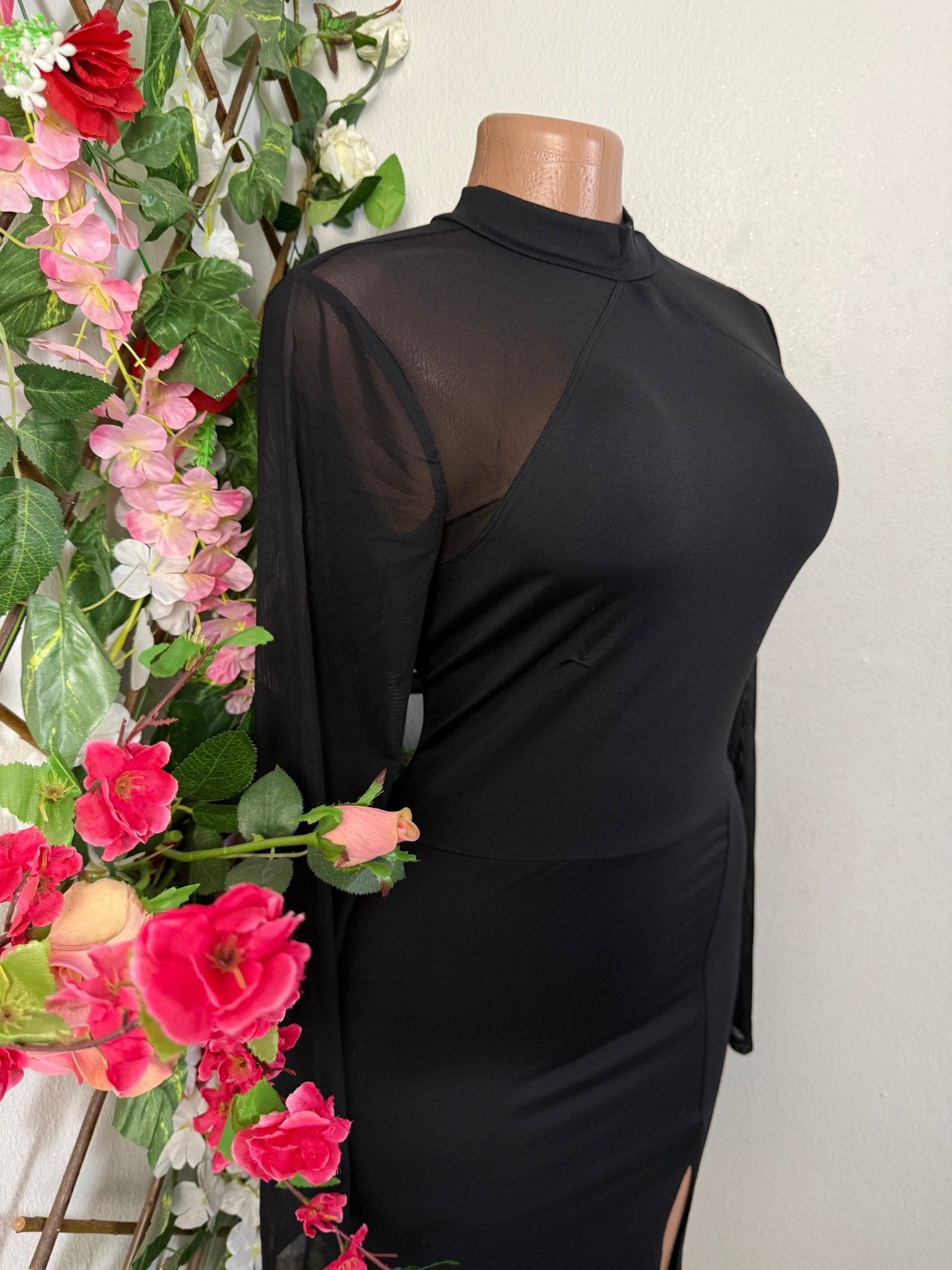 Robe moulante manche longue voilée - Perluna Store - kinshasa