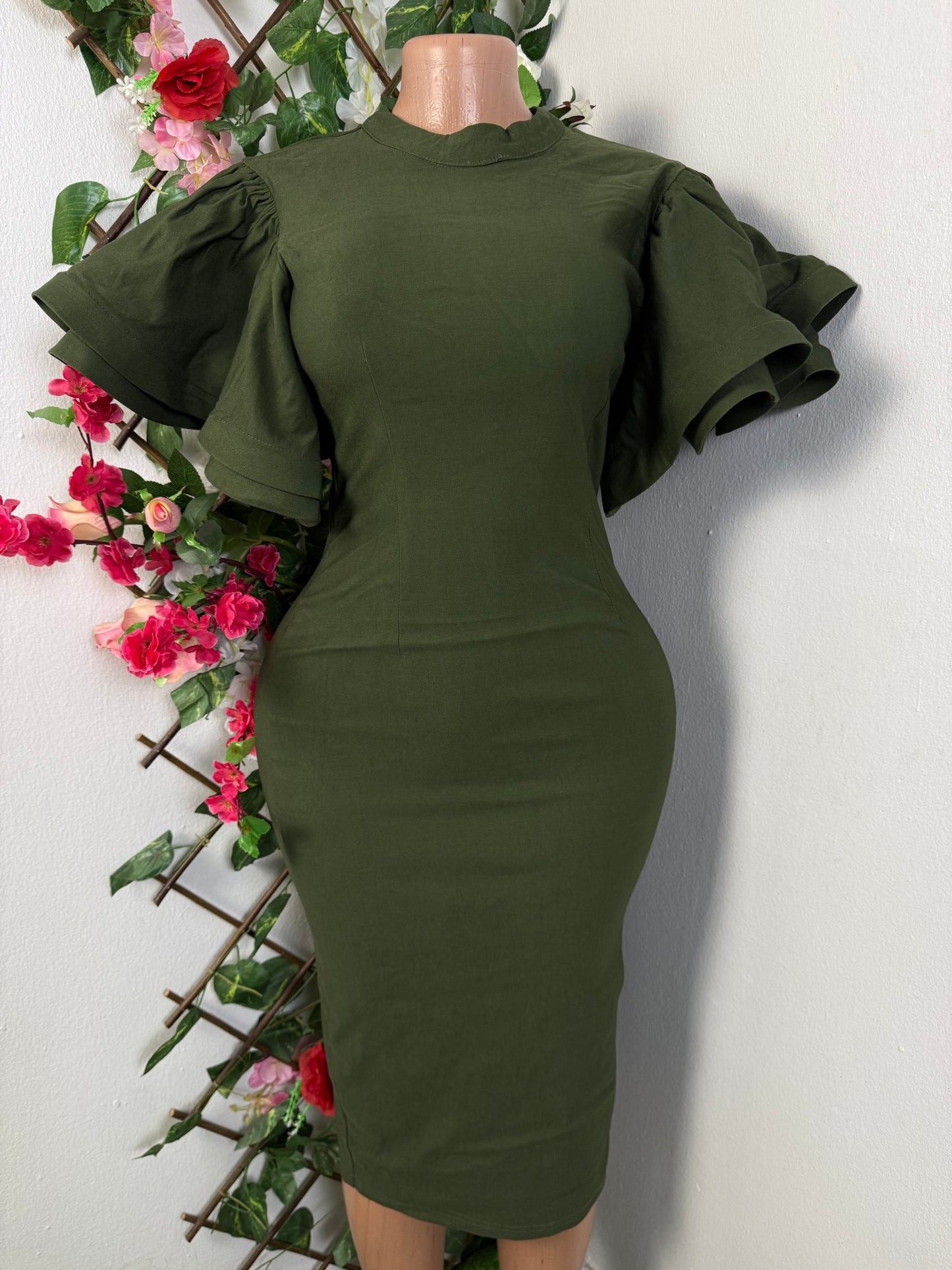 Robe moulante manche volant - Perluna Store - kinshasa