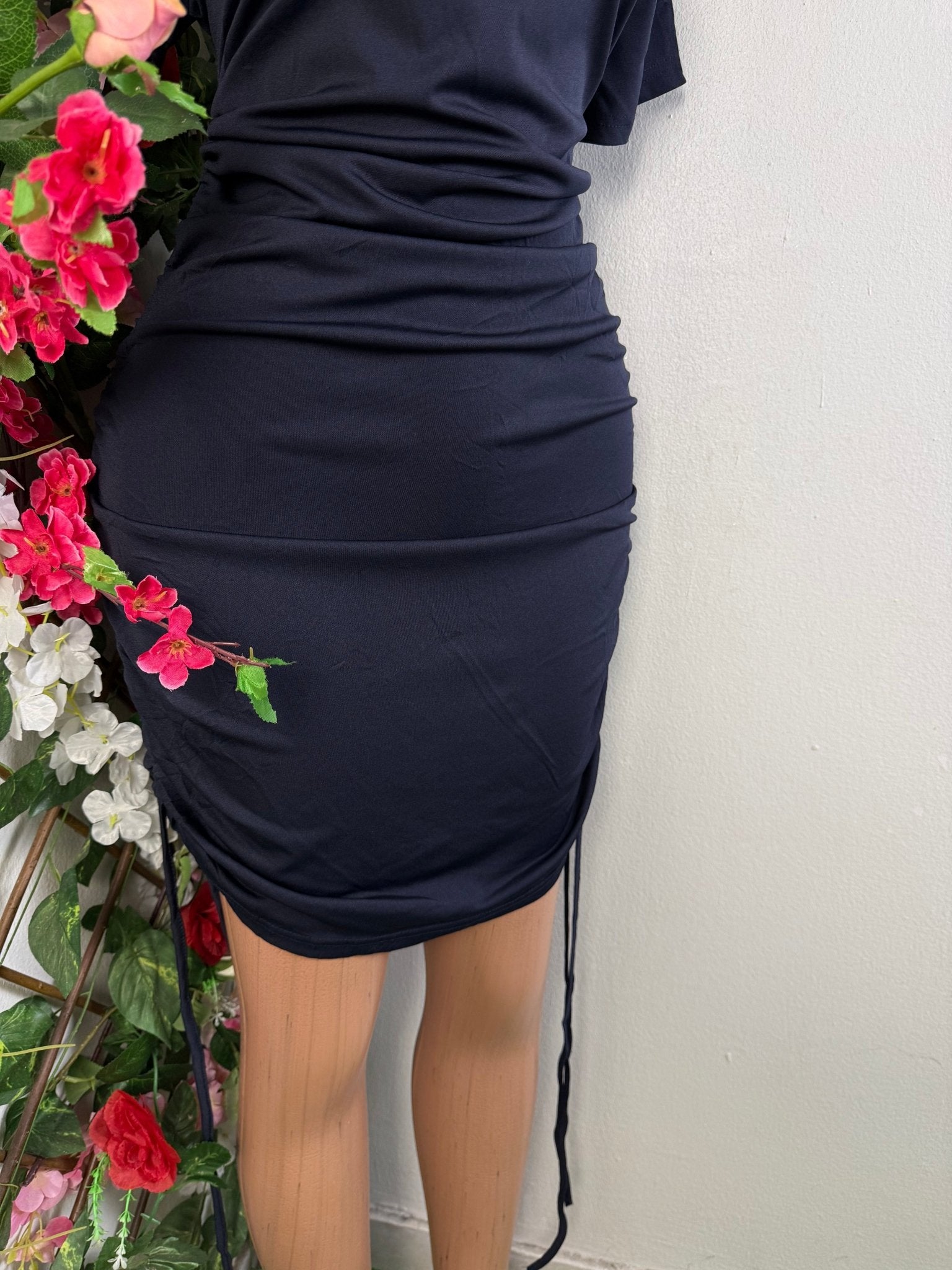 Robe moulante manches courtes - Perluna Store - kinshasa