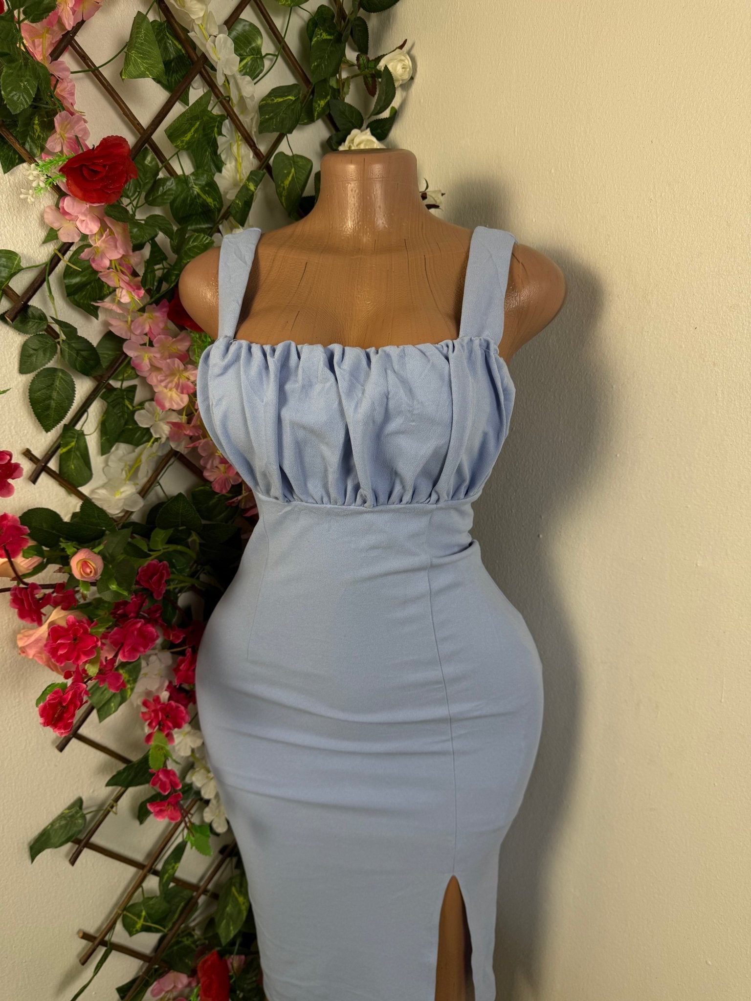 Robe moulante mi longue avec fente - Perluna Store - kinshasa