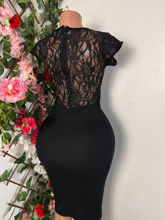 Robe moulante mi longue décollecté et dos en dentelle voilé - Perluna Store - kinshasa