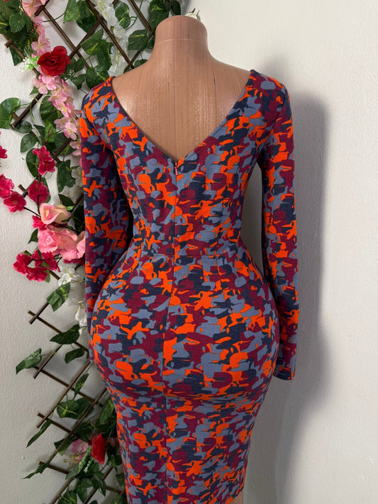 Robe moulante mi longue dos en v - Perluna Store - kinshasa