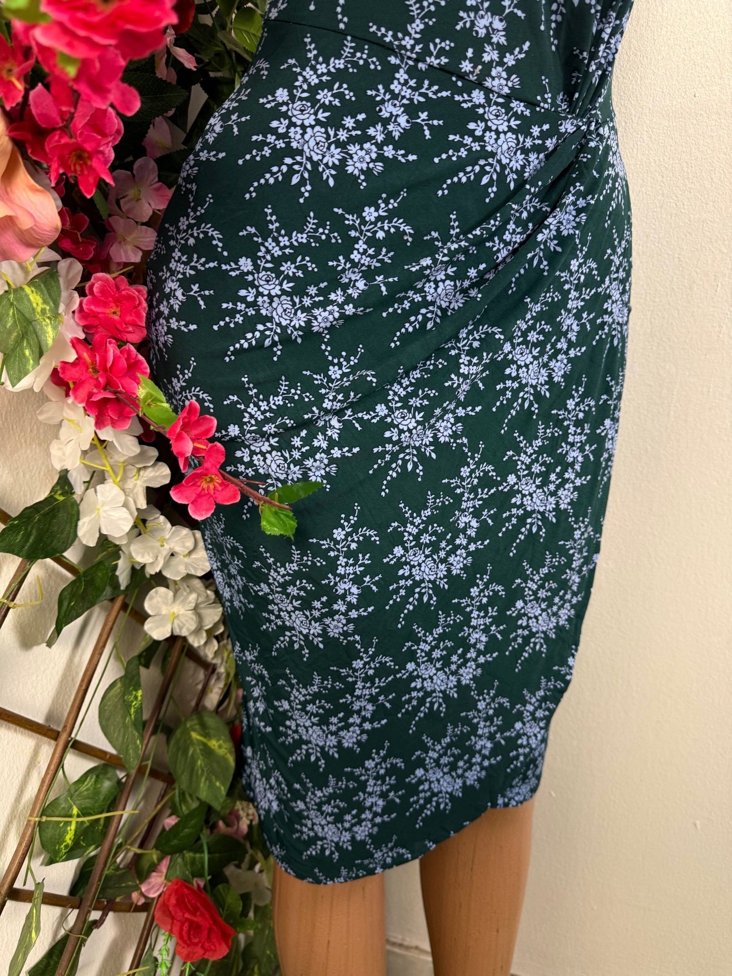Robe moulante sans manche colle haut - Perluna Store - kinshasa