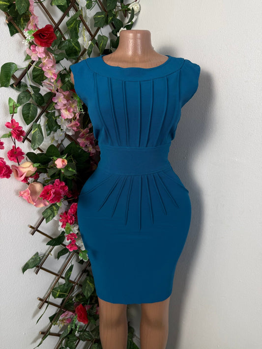 Robe moulante sans manche  - Perluna Store - kinshasa