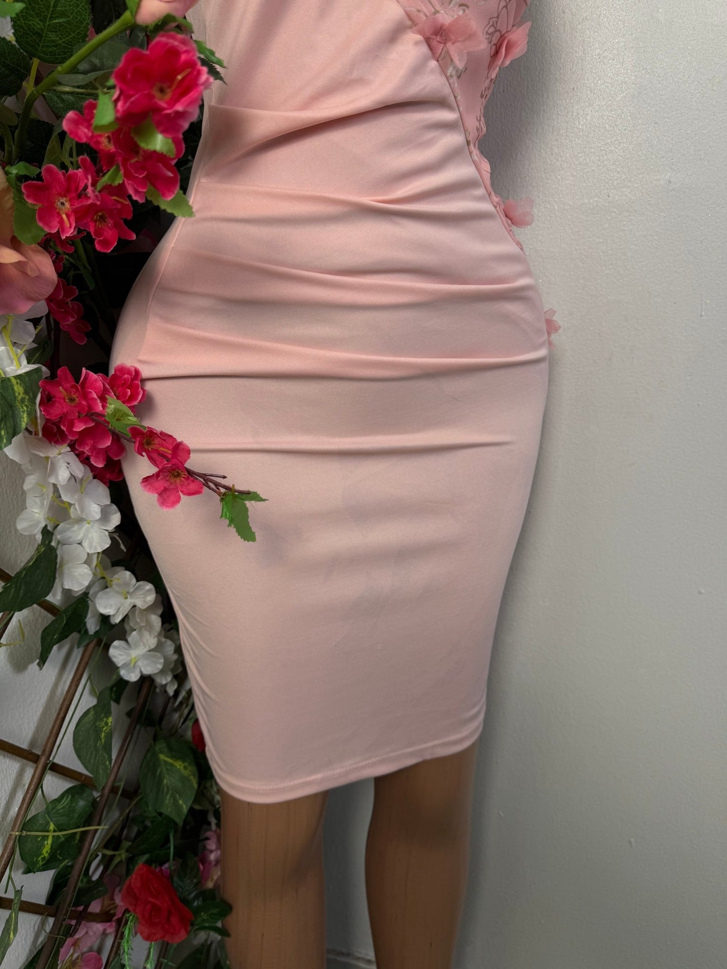 Robe moulante sans manche  - Perluna Store - kinshasa