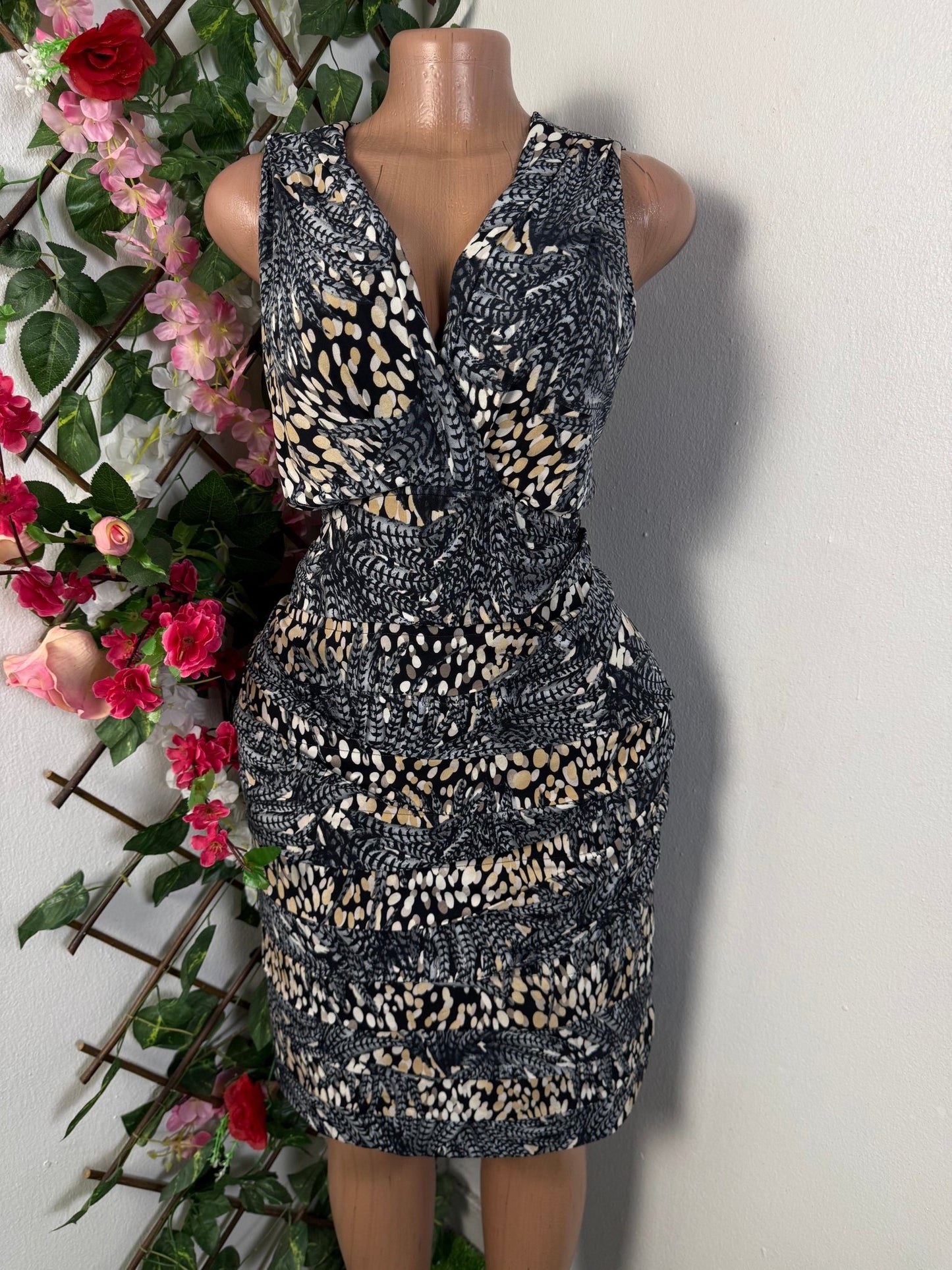 Robe moulante sans manche - Perluna Store - kinshasa