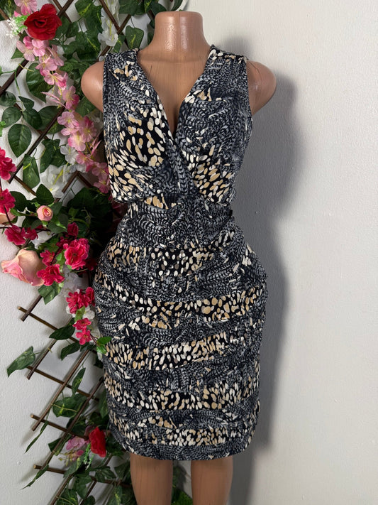 Robe moulante sans manche - Perluna Store - kinshasa